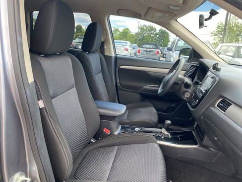 Used 2018 Mitsubishi Outlander ES AWD/4WD image 30