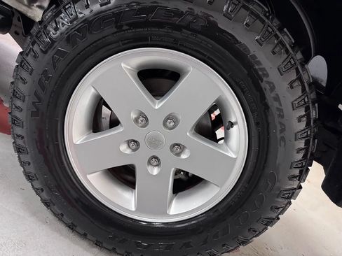 Used 2012 Jeep Wrangler Sport AWD/4WD image 9