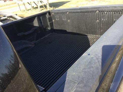 Used 2014 Nissan Titan SV image 11