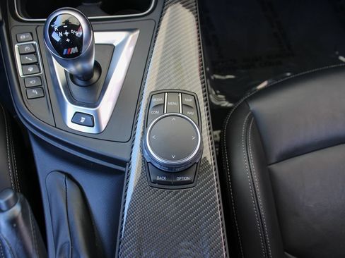 Used 2018 BMW M4 Coupe RWD image 30