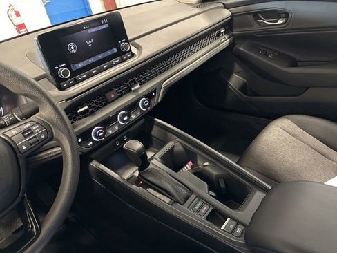Certified 2023 Honda Accord EX image 28
