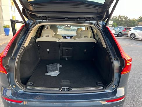 Certified 2024 Volvo XC60 B5 Plus AWD/4WD image 24