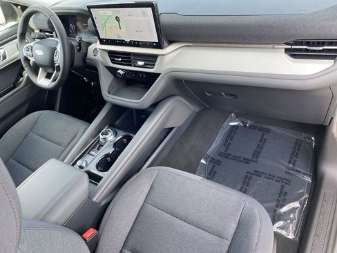 Used 2026 Ford Explorer Active RWD image 11