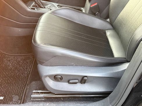 Used 2022 Volkswagen Tiguan SE AWD/4WD image 13