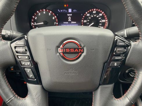 Used 2022 Nissan Frontier PRO-4X w/ Technology Package image 14