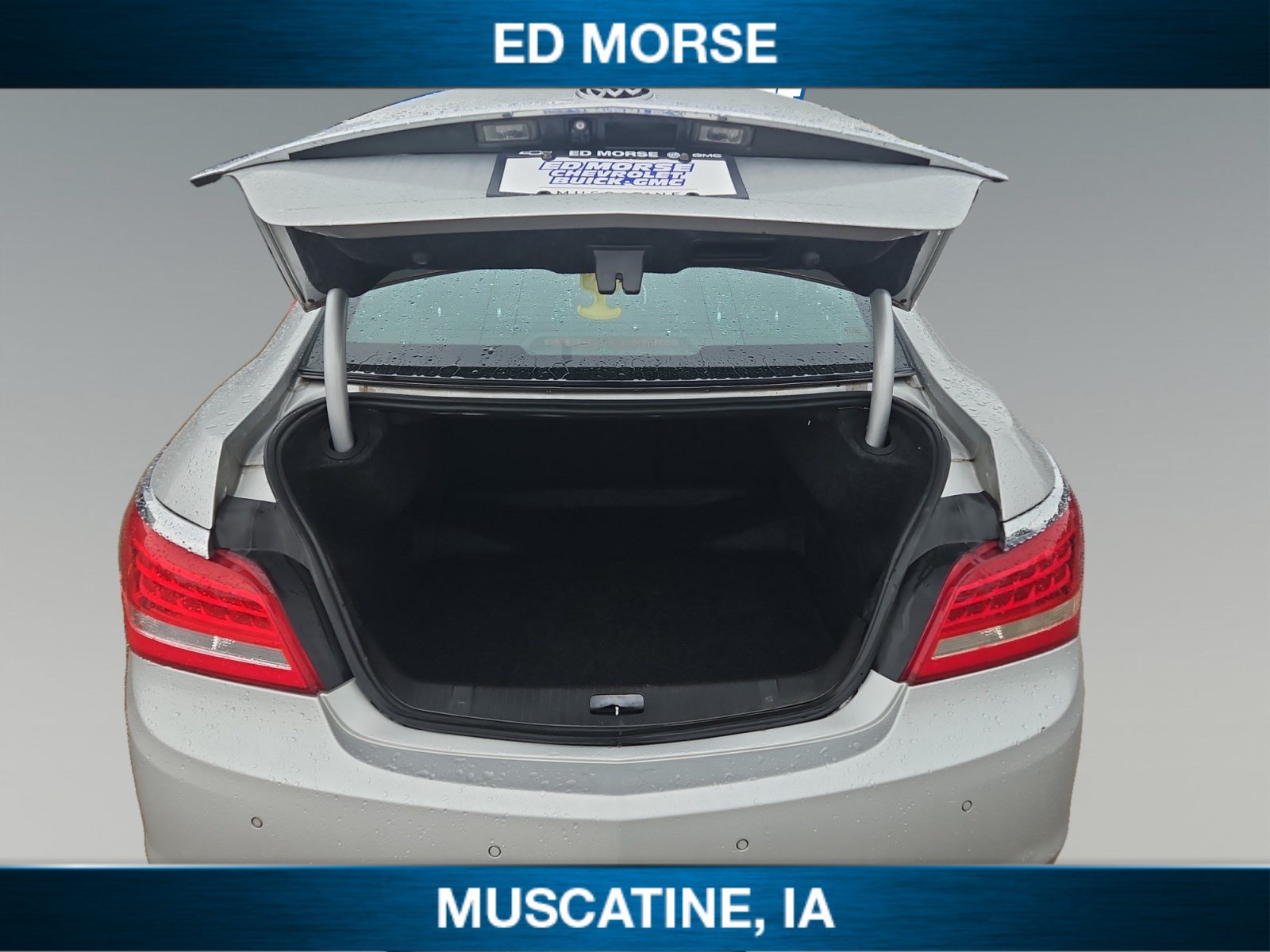 Used 2015 Buick LaCrosse Leather FWD image 18