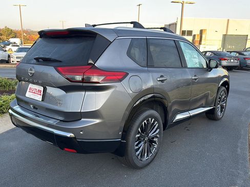 New 2026 Nissan Rogue Platinum image 5