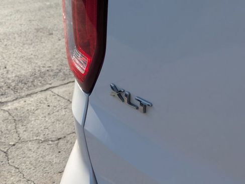 Used 2017 Ford Explorer XLT w/ Equipment Group 202A image 10