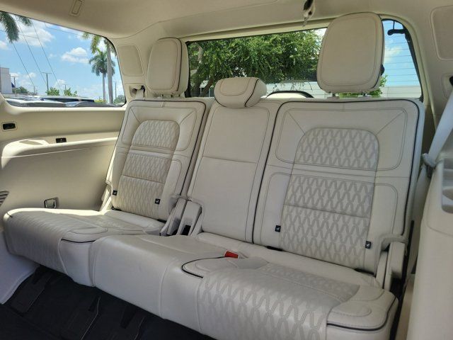 Used 2020 Lincoln Navigator Black Label w/ Cargo Convenience Package AWD/4WD image 20