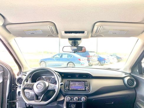 Used 2024 Nissan Kicks S image 14