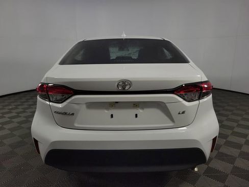 Used 2025 Toyota Corolla LE image 11