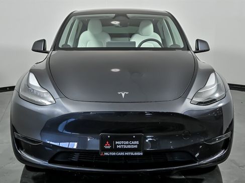 Used 2024 Tesla Model Y Long Range AWD/4WD image 4