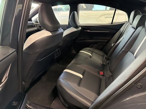 Used 2025 Toyota Camry SE image 9