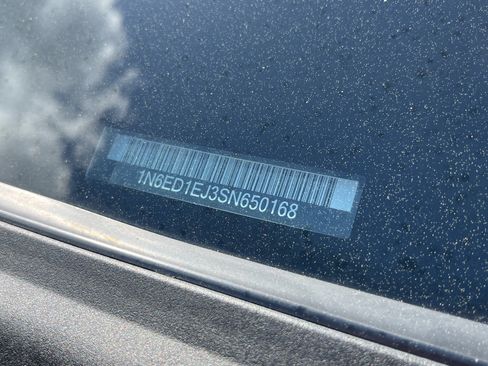 Used 2025 Nissan Frontier SV w/ SV Convenience Package image 12