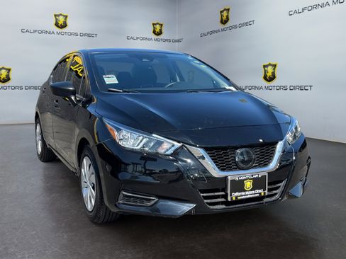 Used 2020 Nissan Versa S FWD image 7