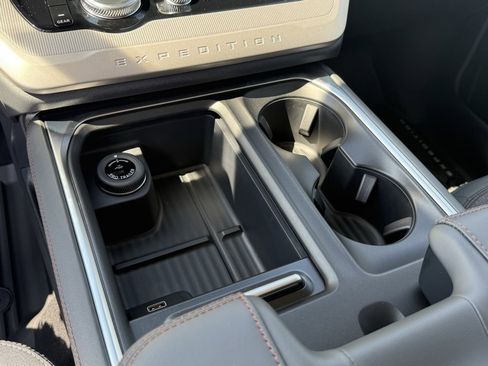 New 2025 Ford Expedition Max Active image 30