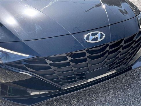 Used 2023 Hyundai Elantra SEL w/ Convenience Package FWD image 28