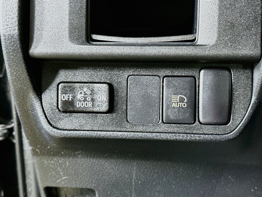 Used 2019 Toyota Tacoma SR5 RWD image 12