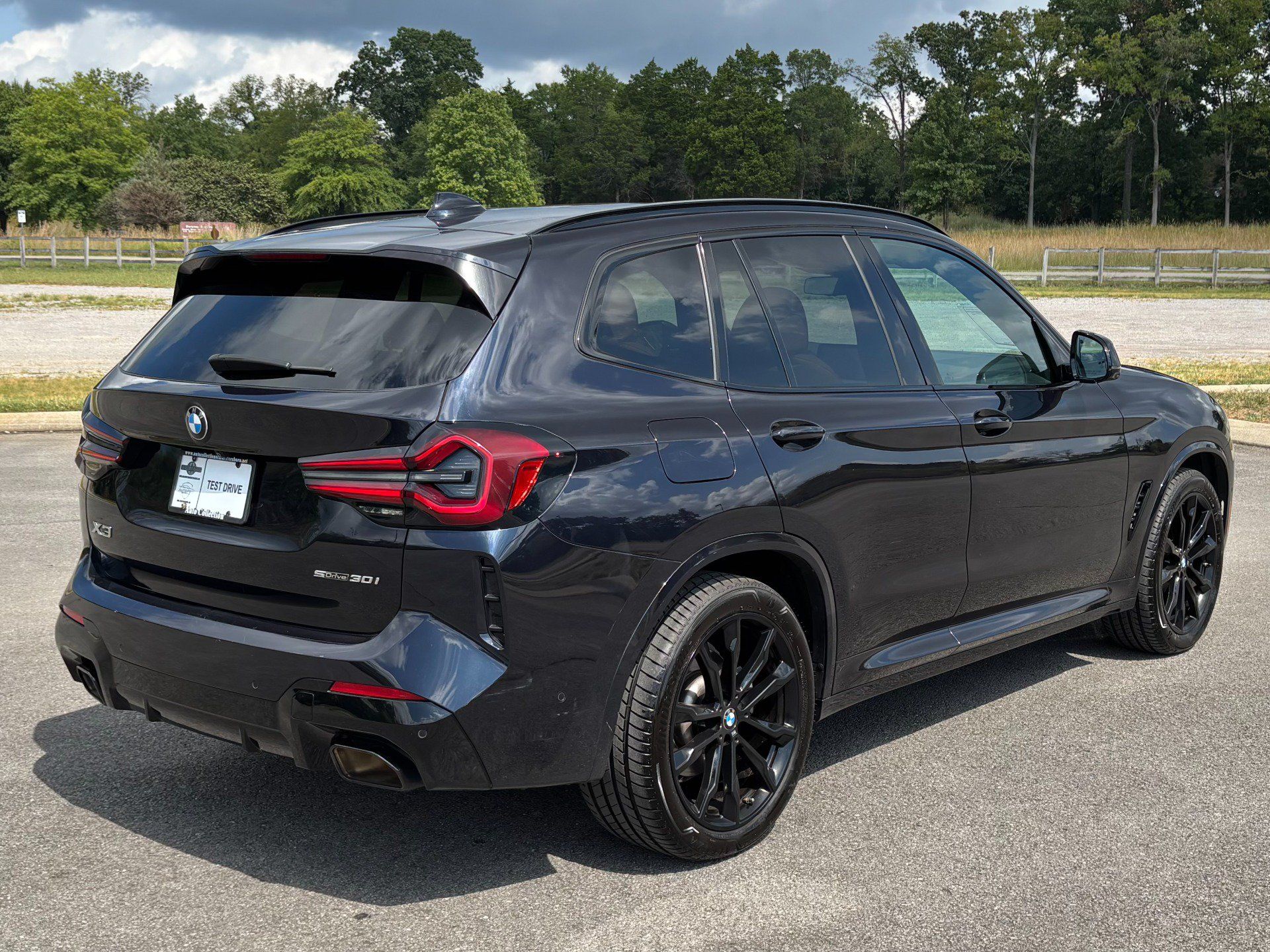 Used 2023 BMW X3 sDrive30i w/ M Sport Package RWD image 3