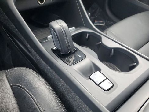 Used 2021 Volvo XC40 T4 Momentum w/ Protection Package Premier image 30