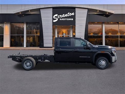 New 2025 GMC Sierra 3500 Pro w/ Fleet Convenience Package image 6