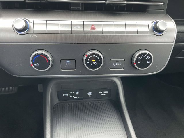 Certified 2024 Hyundai Kona SE FWD image 27
