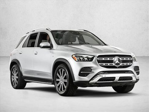 Certified 2025 Mercedes-Benz GLE 450e 4MATIC image 3