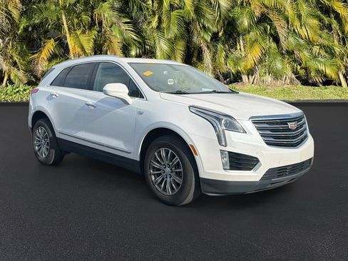 Used 2018 Cadillac XT5 Luxury w/ LPO, Wheel Lock Package FWD image 2