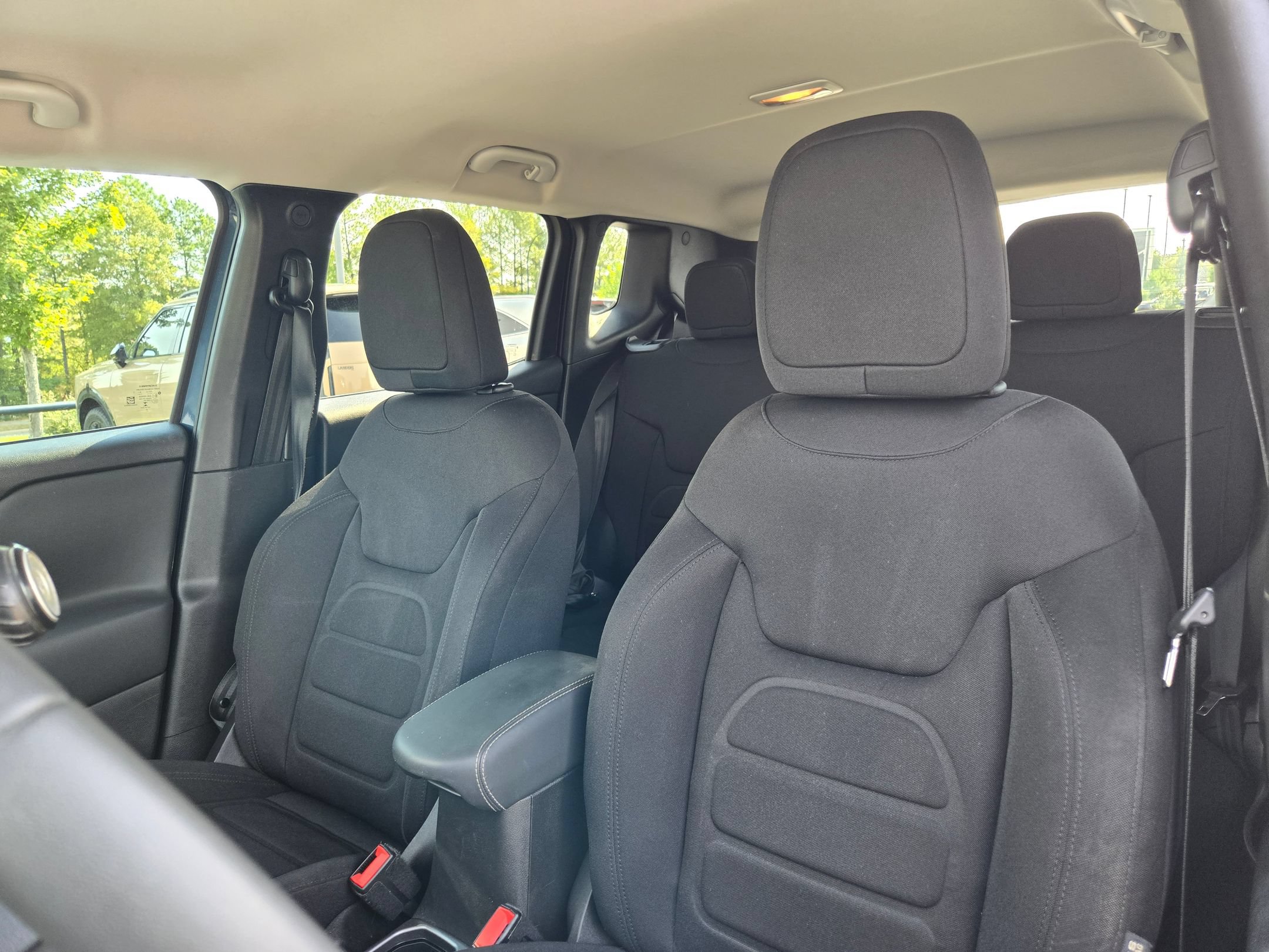 Used 2022 Jeep Renegade Latitude AWD/4WD image 24