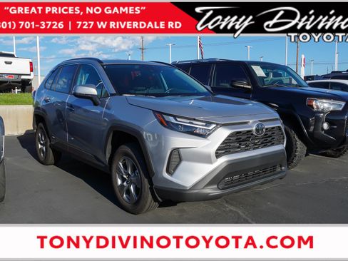 Certified 2025 Toyota RAV4 XLE AWD/4WD image 1