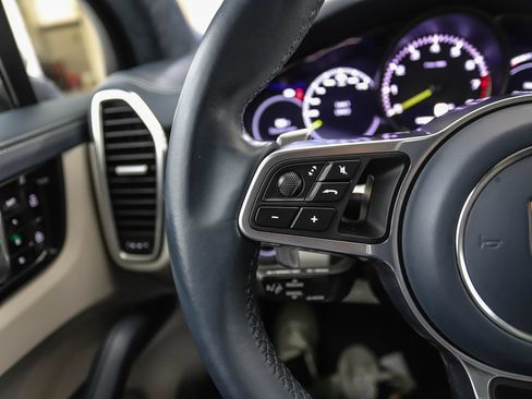 Used 2021 Porsche Cayenne E-Hybrid AWD/4WD image 12