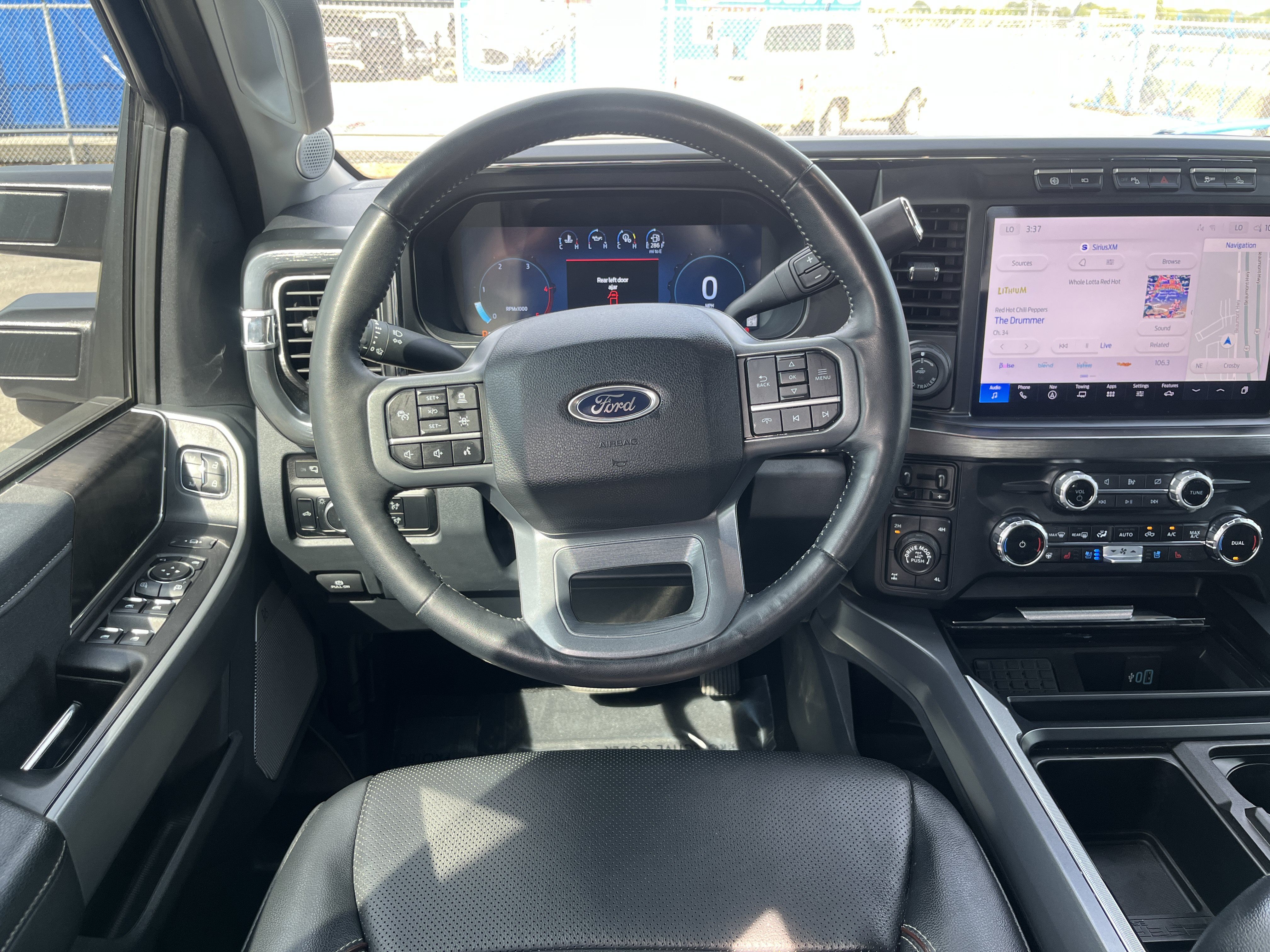 Used 2024 Ford F250 Lariat w/ Lariat Ultimate Package AWD/4WD image 32