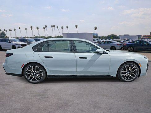 New 2026 BMW 750e xDrive w/ Executive Package image 4