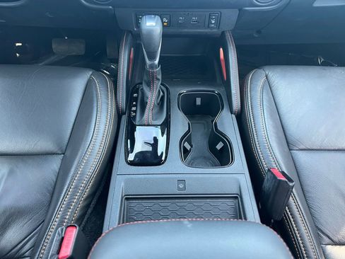 Used 2022 Nissan Titan PRO-4X w/ Pro-4x Convenience Package image 11