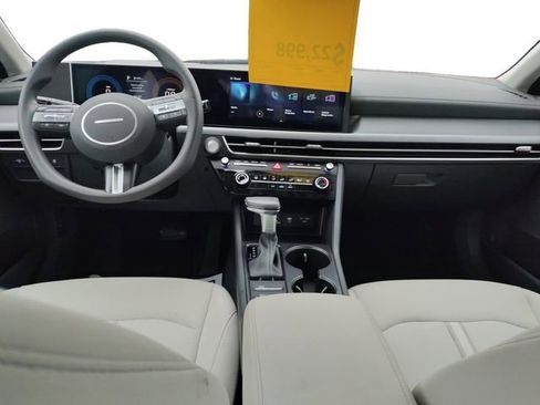 Certified 2025 Hyundai Sonata SE image 10