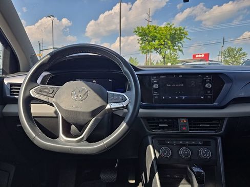 Used 2022 Volkswagen Taos SE FWD image 36