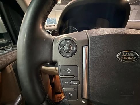 Used 2016 Land Rover LR4 image 25