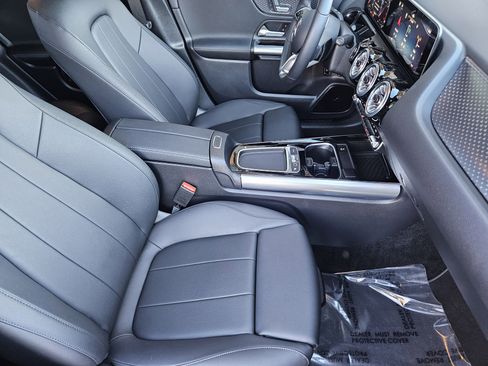 Used 2025 Mercedes-Benz GLA 250 image 13