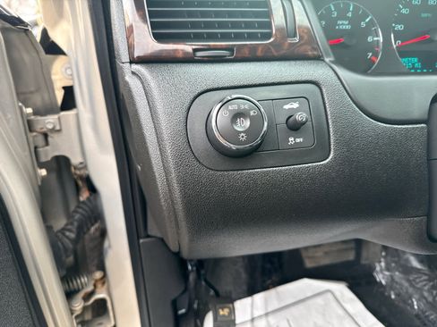 Used 2012 Chevrolet Impala LTZ image 17