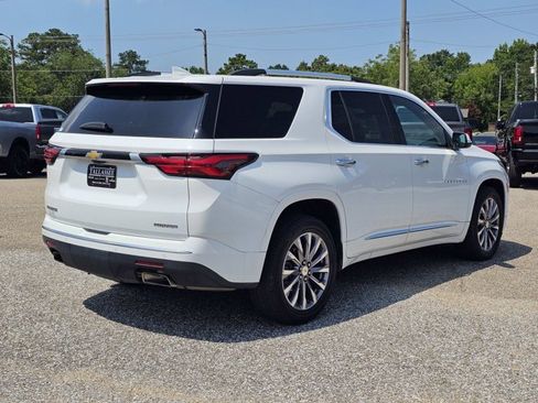 Used 2022 Chevrolet Traverse Premier FWD image 8