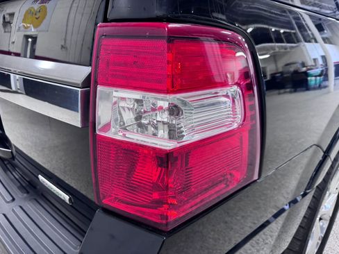 Used 2017 Ford Expedition Limited w/ Equipment Group 301A AWD/4WD image 11