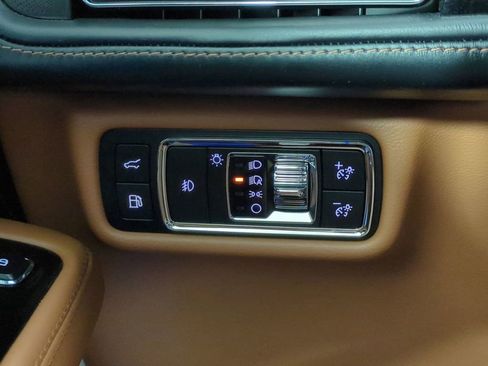 Used 2023 Lincoln Aviator Black Label Grand Touring AWD/4WD image 33
