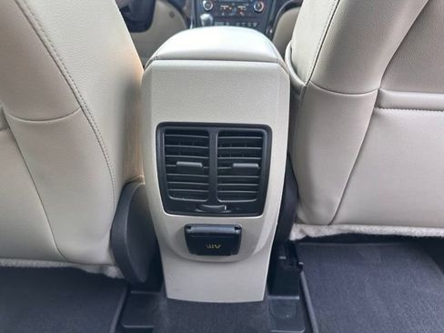 Used 2017 Ford Escape Titanium w/ Equipment Group 301A AWD/4WD image 34