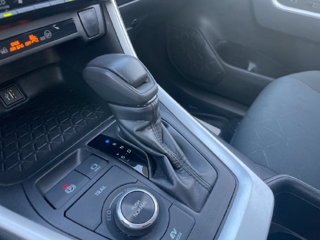 Certified 2025 Toyota RAV4 XLE AWD/4WD image 15