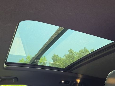 Used 2022 Volkswagen Atlas Cross Sport SEL Premium R-Line w/ Cross Sport MDO Package AWD/4WD image 13