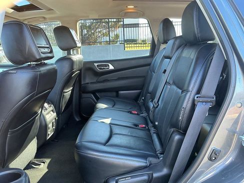 Used 2019 Nissan Pathfinder Platinum w/ Cargo Package image 23