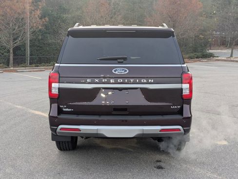 Certified 2024 Ford Expedition Max XLT image 5