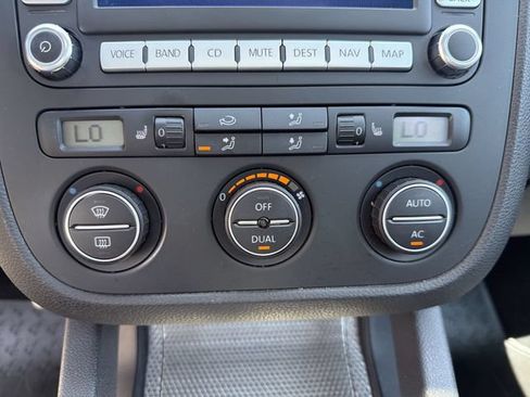Used 2008 Volkswagen R32 AWD/4WD image 20