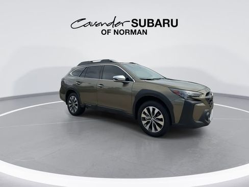 Used 2025 Subaru Outback Touring XT AWD/4WD image 2