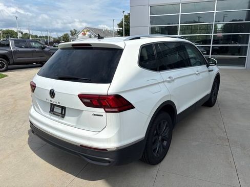 Used 2024 Volkswagen Tiguan SE AWD/4WD image 7